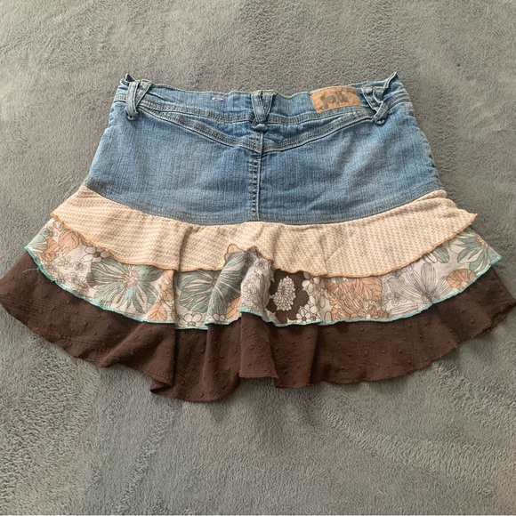 Jolt Y2K Layered Mini Skirt - Picture 2 of 6